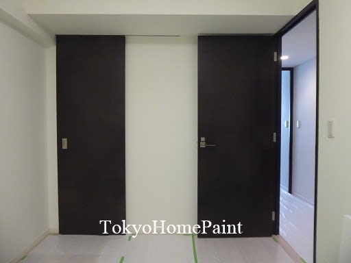 室内ドアの色を白にすると。部屋が明るくなる